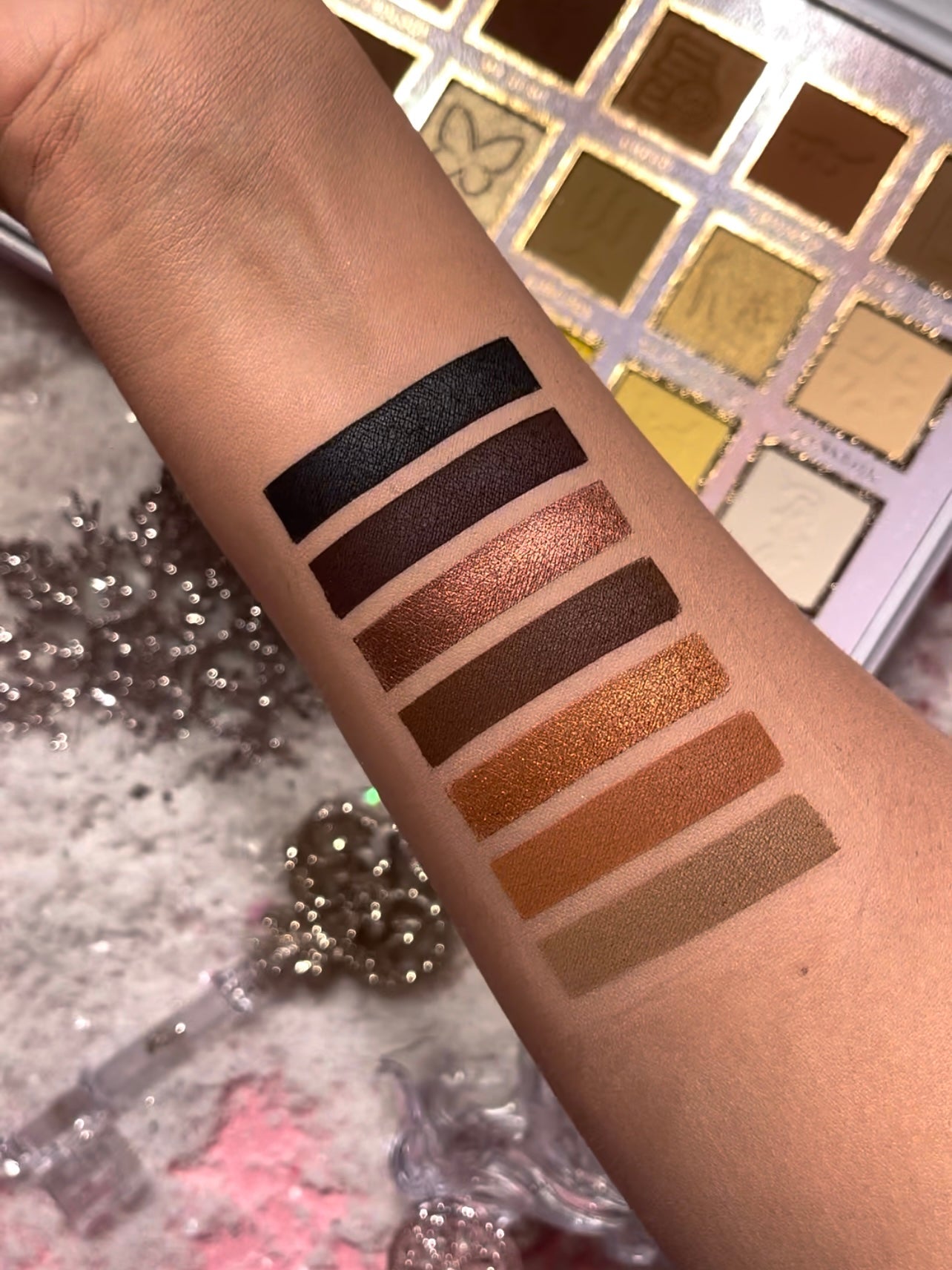 If The Crown Fits Neutral Eyeshadow Palette